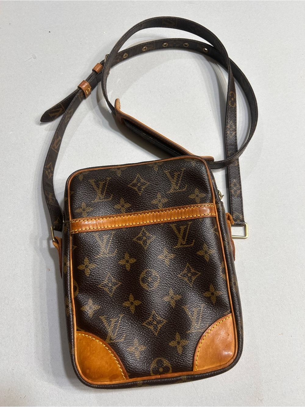 Authentic Louis Vuitton Brown Monogram Crossbody Bag with flaw - Picture 1 of 16